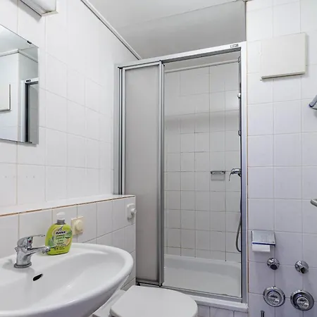 Preiswert & Vollmoebliert Fuer Handwerker Und Monteure De, Pl, Eng *
