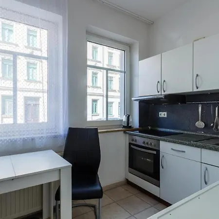 Preiswert & Vollmoebliert Fuer Handwerker Und Monteure De, Pl, Eng * ライプツィヒ